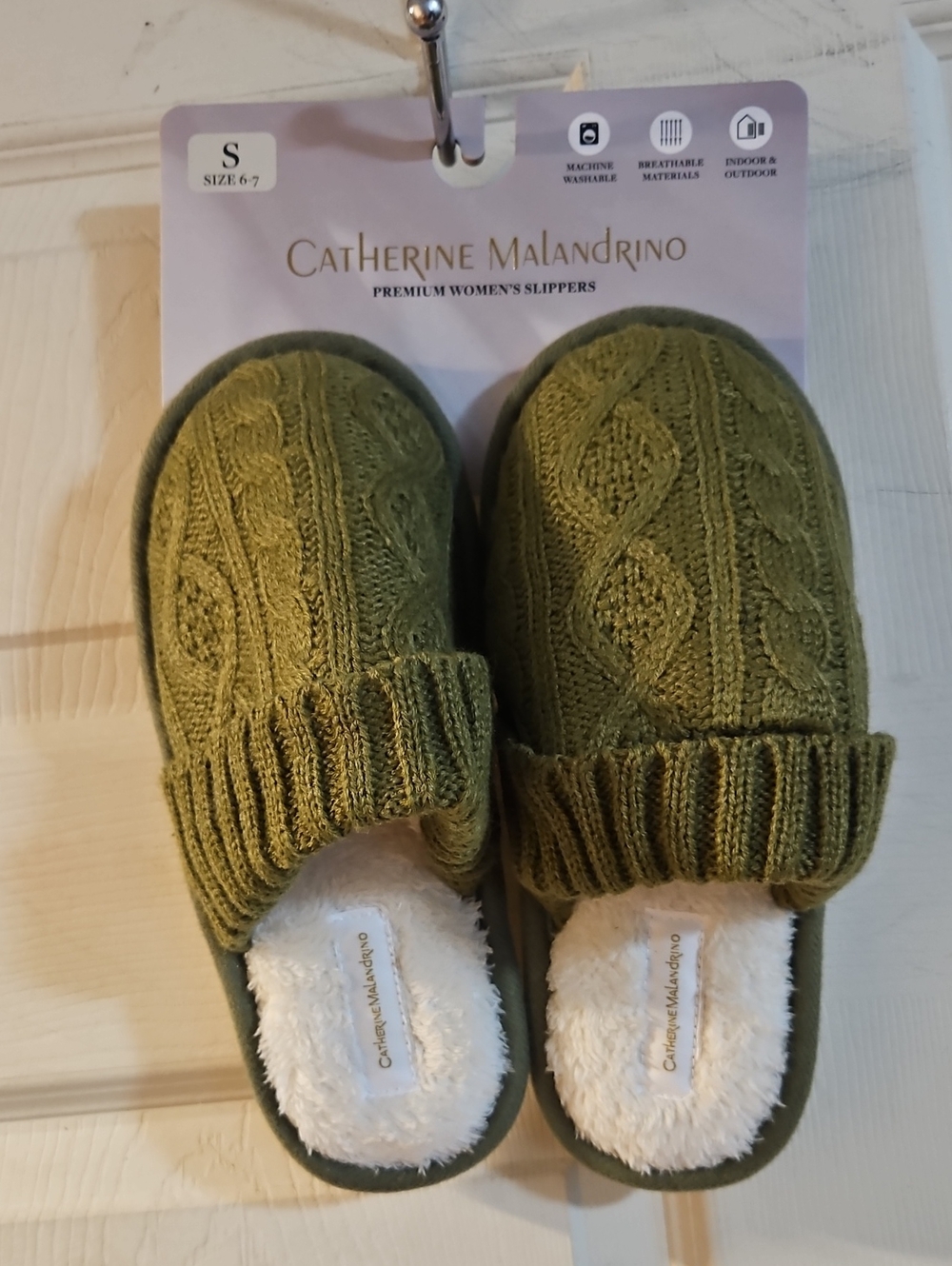 CATHERINE MALANDRINO PREMIUM SLIPPERS: GREEN: NEW WITH TAGS: SIZE S (6/7)
